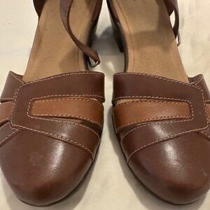 Clarks Emily Daisy Pump, Brown Leather Block Heel Comfort Shoe, Women's 9.5